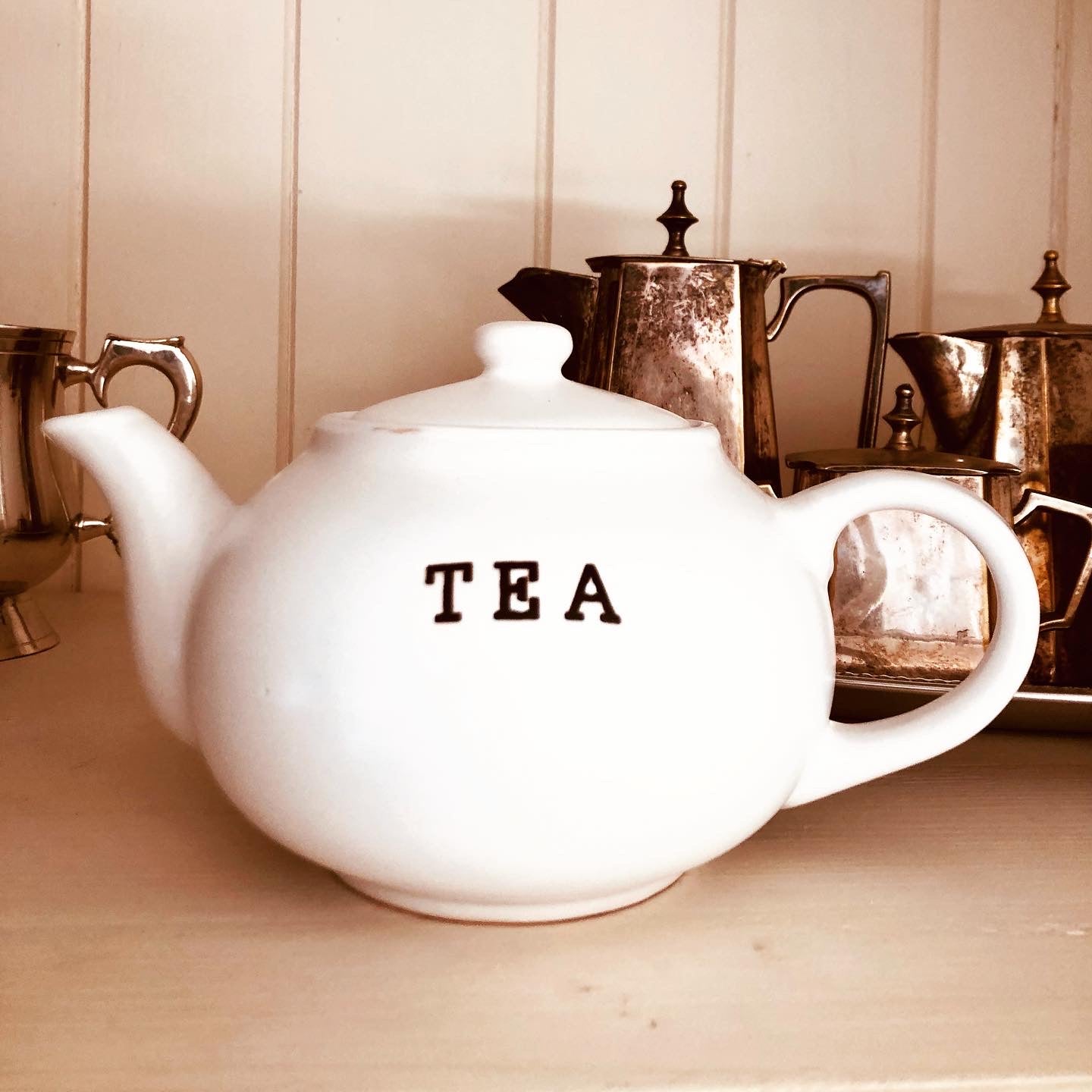 Theepot met boho tassen